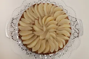 Freshly Baked Goods Images Drucke: Pear pie or tart