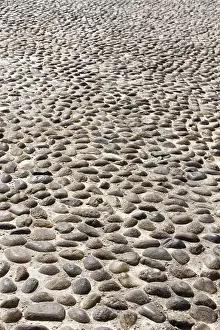 Deserted Street Paving Drucke: Pebble stone pavement