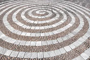 Prehistoric Artwork Drucke: Pebbles mosaic floor with spiral pattern