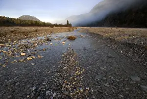 Southern Germany River Scenes Drucke: Pebbles in a riverbed, Upper Isar River