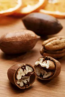 Studio Background Still Lifes Drucke: Pecan nuts