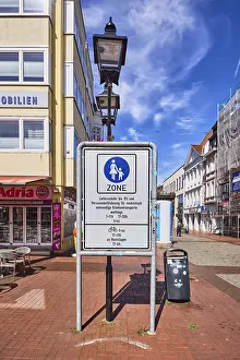 Unterschrift Drucke: Fußgängerzone mit Verkehrszeichen