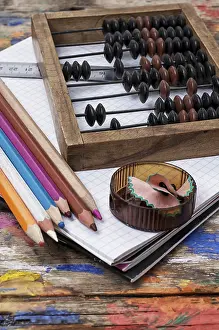 Colorful Stationery Set Drucke: Pen and notebook tool a first grader to school