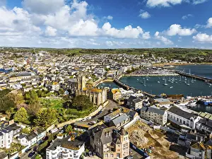 Drucke von Penzance Harbour von einem Drohnen, Cornwall, England, Vereinigtes Königreich Penzance Drucke: Penzance Harbour von einem Drohnen, Cornwall.