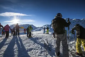 Snowy Landscape Drucke: People skiing