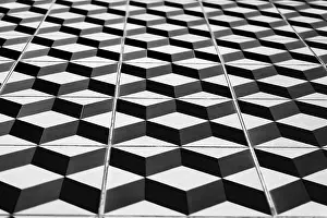 Geometric Mosaic Pattern Drucke: Perspective view of the floor of retro tiles