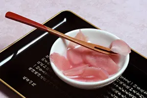 Vegan Diet Alternatives Drucke: Pickled ginger slices in peel and fork, ginger