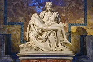 Drucke von Pieta, eine Skulptur von Michelangelo, in der St. Peter's Basilika, Vatikanstadt Pieta, eine Skulptur von Michelangelo, in der St. Peter's Basilika, Vatikanstadt Michelangelo Buonarroti Drucke: Die Pieta, eine Skulptur von Michelangelo.