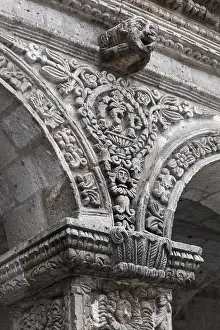 Lima Travel Photography Drucke: Pillar of old building with the drain