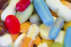 Healthcare System Products Drucke: Many pills and capsules