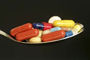 Medication Reminder Drucke: Pills on spoon