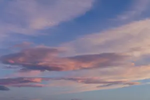 Evening Mood Photography Drucke: Pink clouds in the evening sky