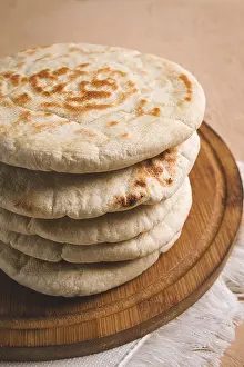 Pita Bread Drucke: Pita bread, stack, on the table, no people