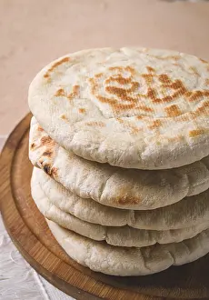 Pita Bread Stack Drucke: Pita bread, stack, on the table, no people