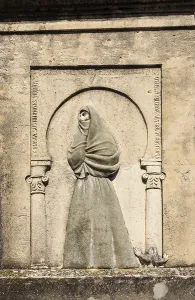 Southern Europe Old Towns Drucke: Plaque with the image of la Cobijada