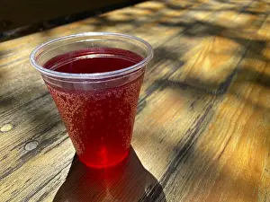 Lutherstadt Wittenberg Drucke: Plastic cup, barrel effervescent