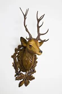 Plastic Deer Head Drucke: Plastic deer head, side view