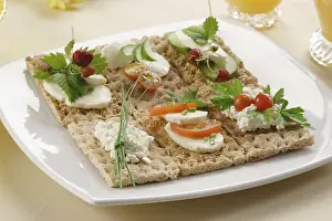 Table Setting Inspiration Drucke: Plate with different kinds of crispbread