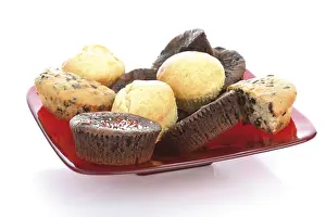 Baked Goods Studio Shot Drucke: Plate of muffins