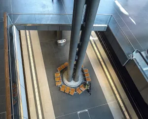 Empty Urban Environment Images Drucke: Platforms and escalators at the main station