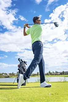 Open Air Landscapes Drucke: A player playing golf on the golf course