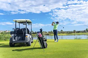 Golf Course Landscape Drucke: Playing professional golf on golf course