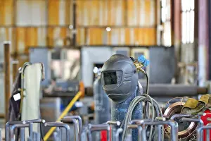 Industrial Building Construction Drucke: Plot semi-automatic welding plant for the collection of modular steel structures