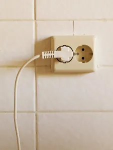 Electrical Wire Drucke: Plug and socket