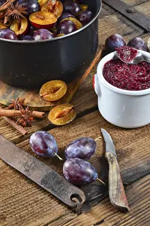 Homemade Plum Spread Drucke: Plum puree