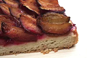 Plum Cake Drucke: Plums on a plum cake