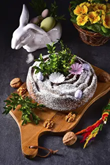 Decorative Easter Treats Drucke: Polish Easter cake with nuts and chocolate