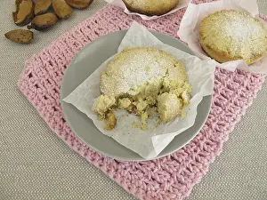 Empty Bakery Products Drucke: Polvoron with ground almonds