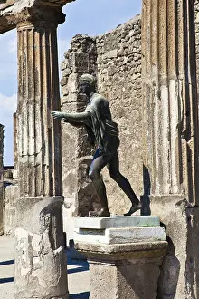 Drucke von Ein Detail des Pompeji-Stätten. Die Stadt wurde während einer langen katastrophalen Eruption des Vulkans Mount Vesuvius zerstört und vollständig begraben Verwandte Bilder Drucke: Detail des Pompeji-Sites