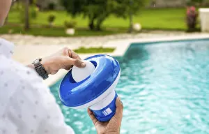 Hand Hygiene Drucke: Pool float and chlorine tablets for pool maintenance