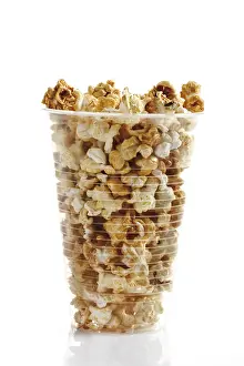 Studio Shot Sweets Drucke: Popcorn in a plastic cup