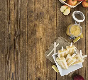 Homemade Desserts Drucke: Portion of homemade Apple Popsicles (selective focus)