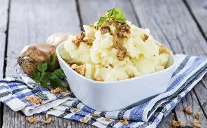 Homemade Meal Photography Drucke: Portion of Mashed Potato on vintage background