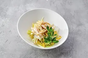 Mayonnaise Based Salads Drucke: Portion of salad with ham, apple
