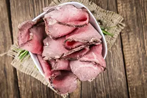 Grilled Beef Steak Drucke: Portion of sliced Roastbeef (selective focus)