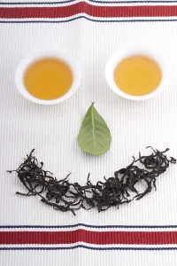 Studio Shot Asia Drucke: Portrait of Tea smiley face