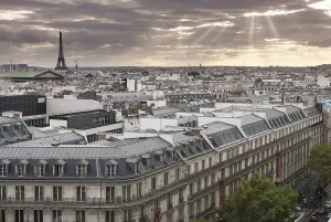 Paris From Above Drucke: Cityscape of Paris with Eiffel Tower