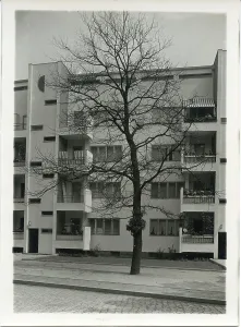 Empty Streets Scene Drucke: Description