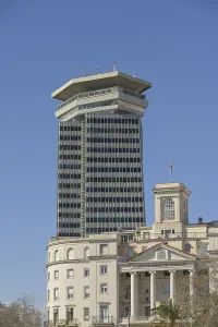 Empty Office Buildings Europe Drucke: Edifici Colom office tower, Barcelona