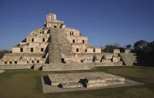 Ancient Maya Architecture Drucke: Edificio de los Cinco Pisos, Gran Acropolis