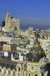 Deserted Urban Environment Images Drucke: Edificio Metropolis, Madrid, Spain