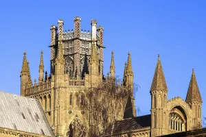 Historic British Cathedral Drucke: Exterior view of Ely Cathedral