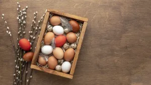 Symbolic Springtime Image Drucke: Flat lay box with eggs easter copy space