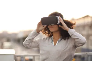 Virtual Reality Woman Drucke: Future technology