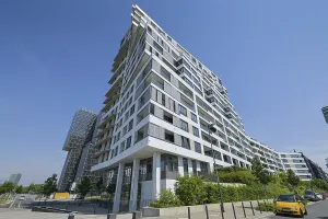 Empty Residential Area Drucke: New construction of Solid Home