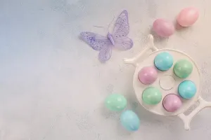 Pastel Colored Easter Eggs Drucke: Pastel Easter eggs and spring concept